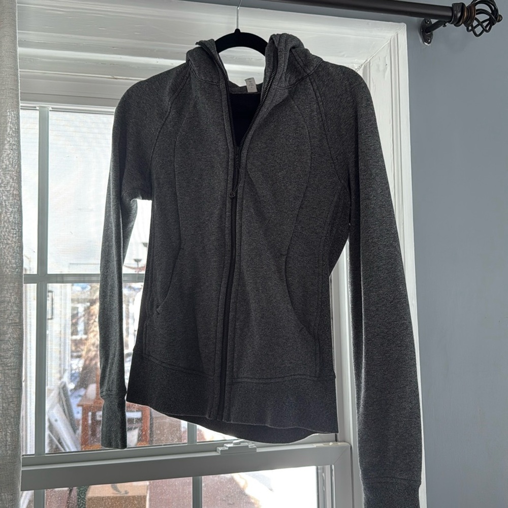 Lululemon zip up size 4